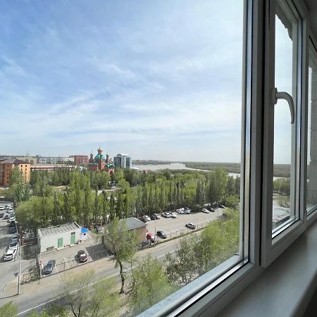 Luxury Apartments Pavlodar Exteriör bild