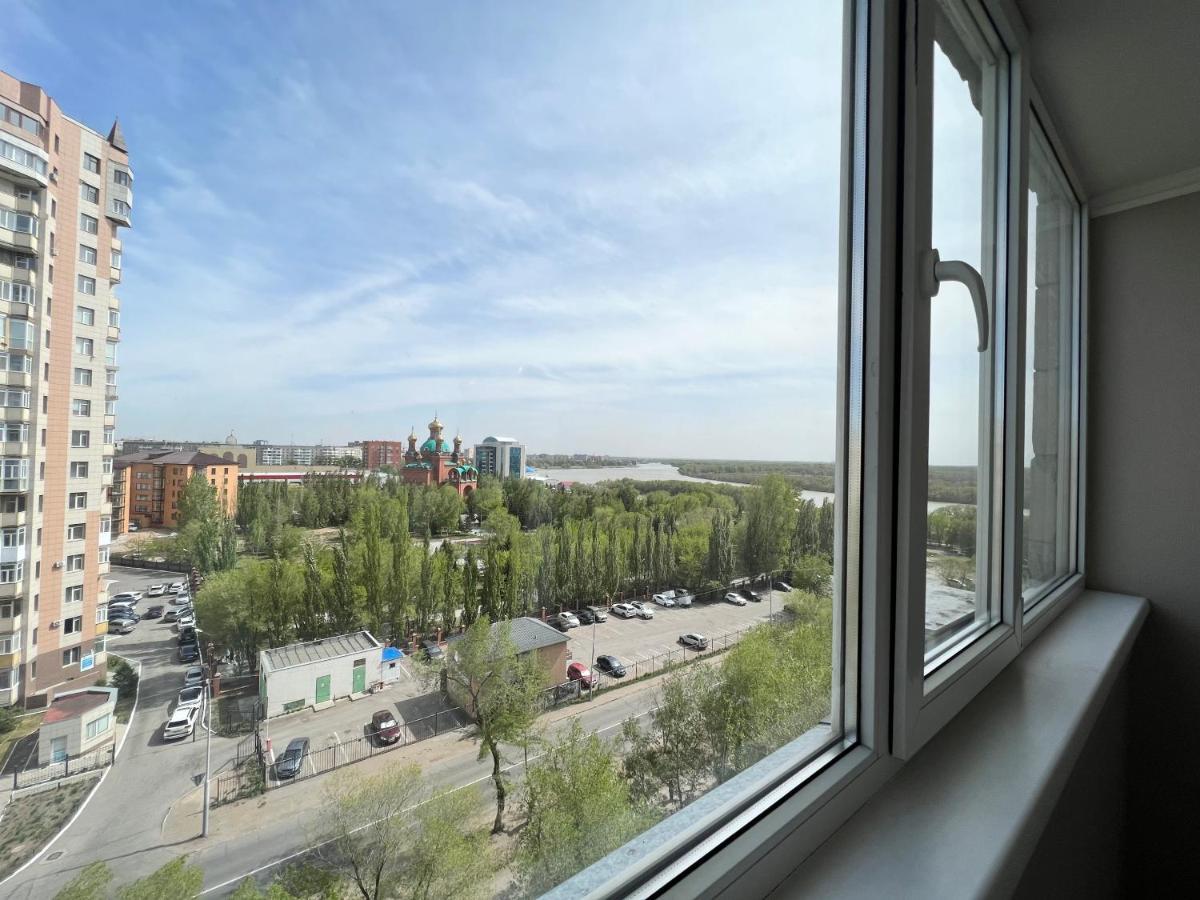 Luxury Apartments Pavlodar Exteriör bild